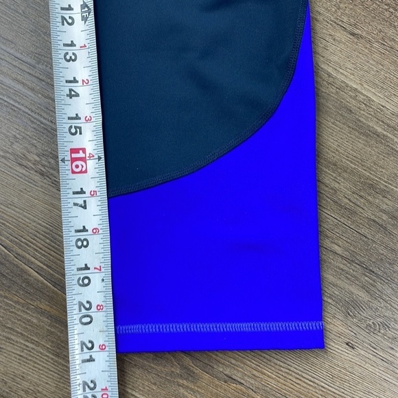 GapFit Women’s Navy Blue, GFast Color Block Crop Activewear Leggings, XL - Picture 8 of 10